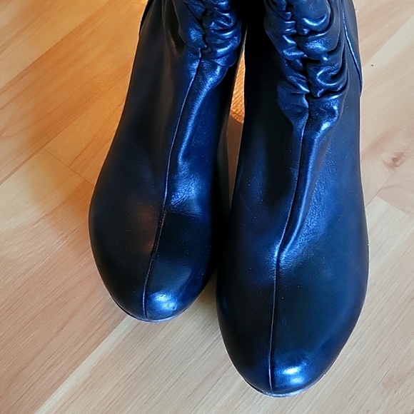 Clark's black leather boots - size 7, in excellent condition - Picture 3 of 5